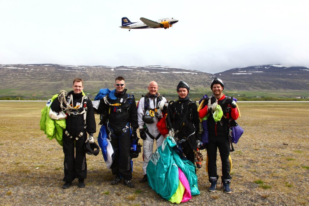 Fallhlífastökkvarar og DC-3 Páll Sveinsson